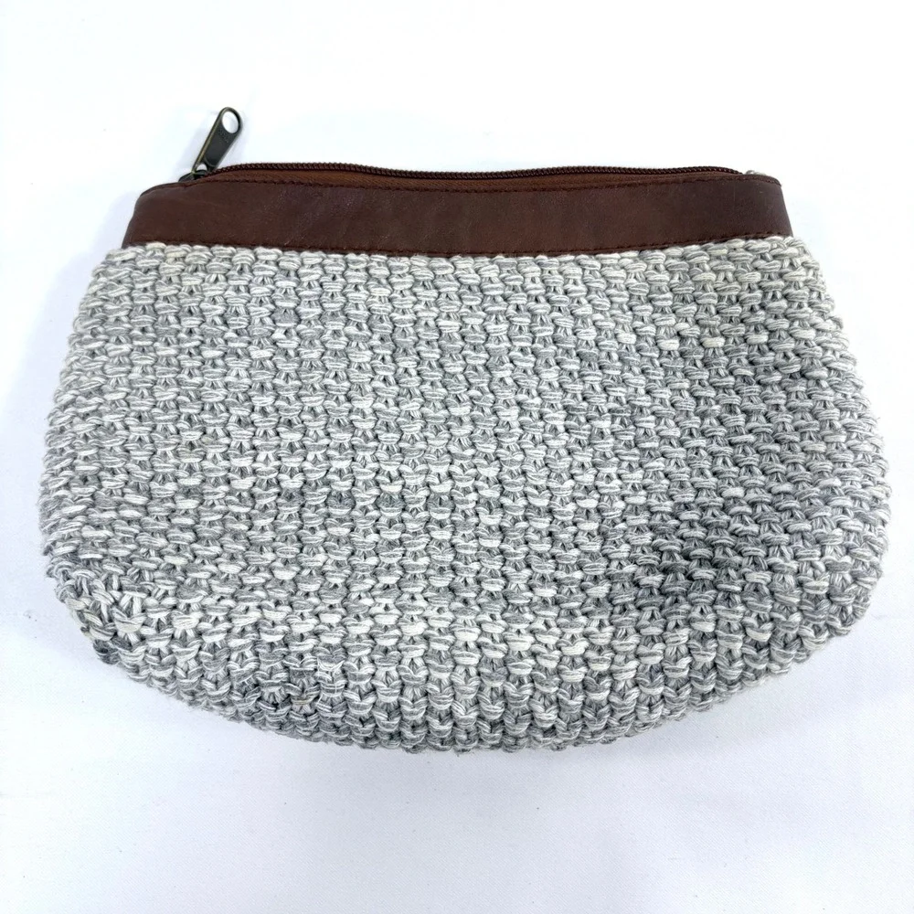 Darzzi Pouch Grey White Knit Brown‎ Leather Trim Zippered Cosmetic Bag Clutch